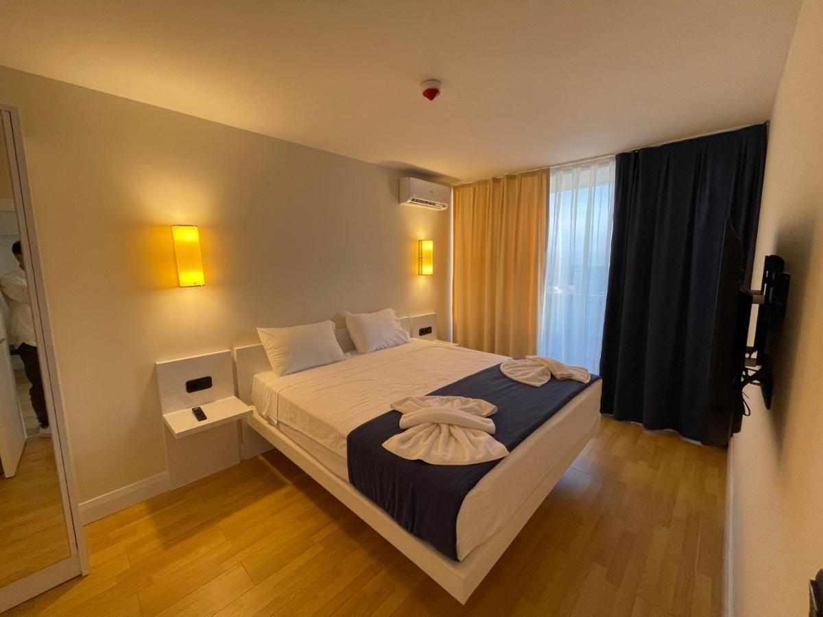 Orbi City Suites Batumi Esterno foto