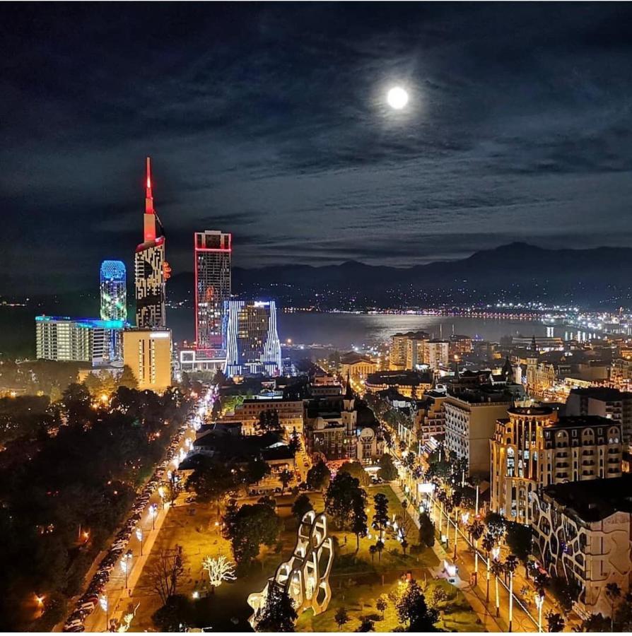 Orbi City Suites Batumi Esterno foto