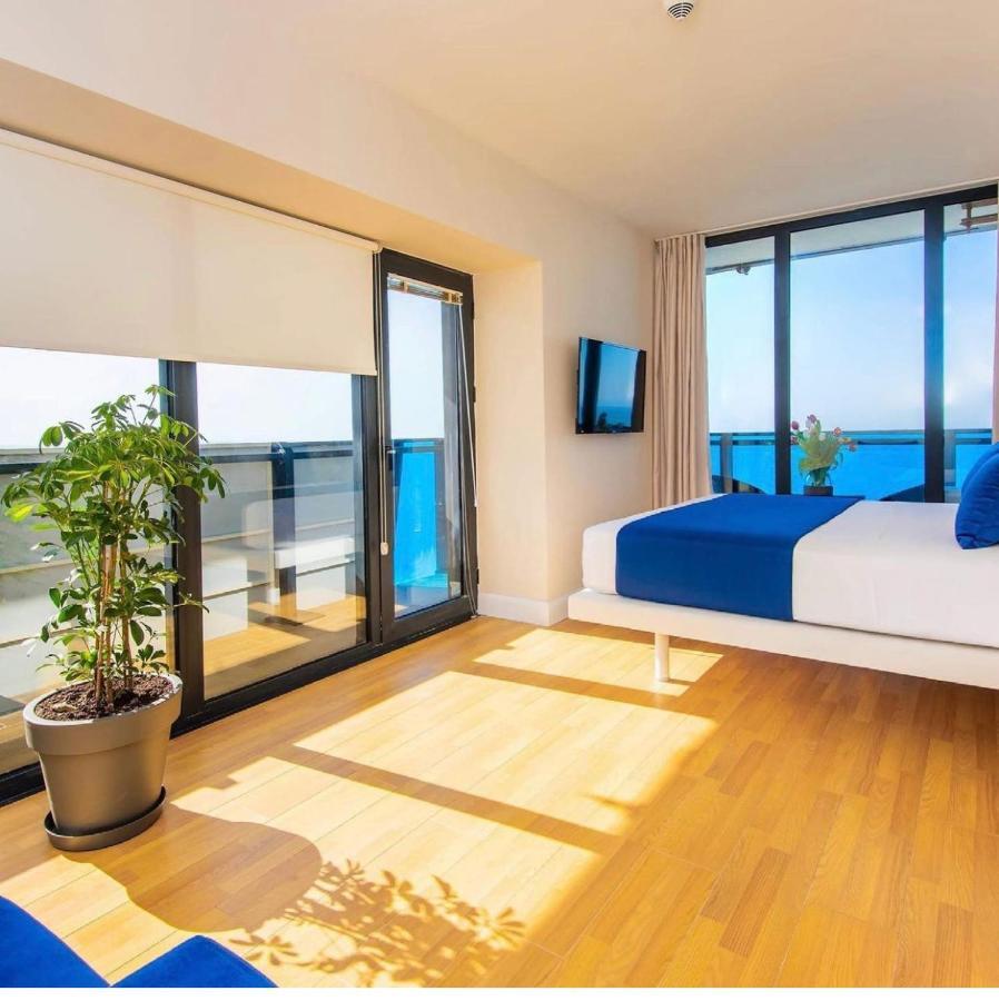 Orbi City Suites Batumi Esterno foto