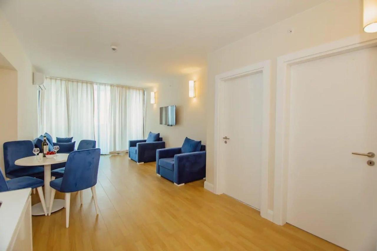 Orbi City Suites Batumi Esterno foto